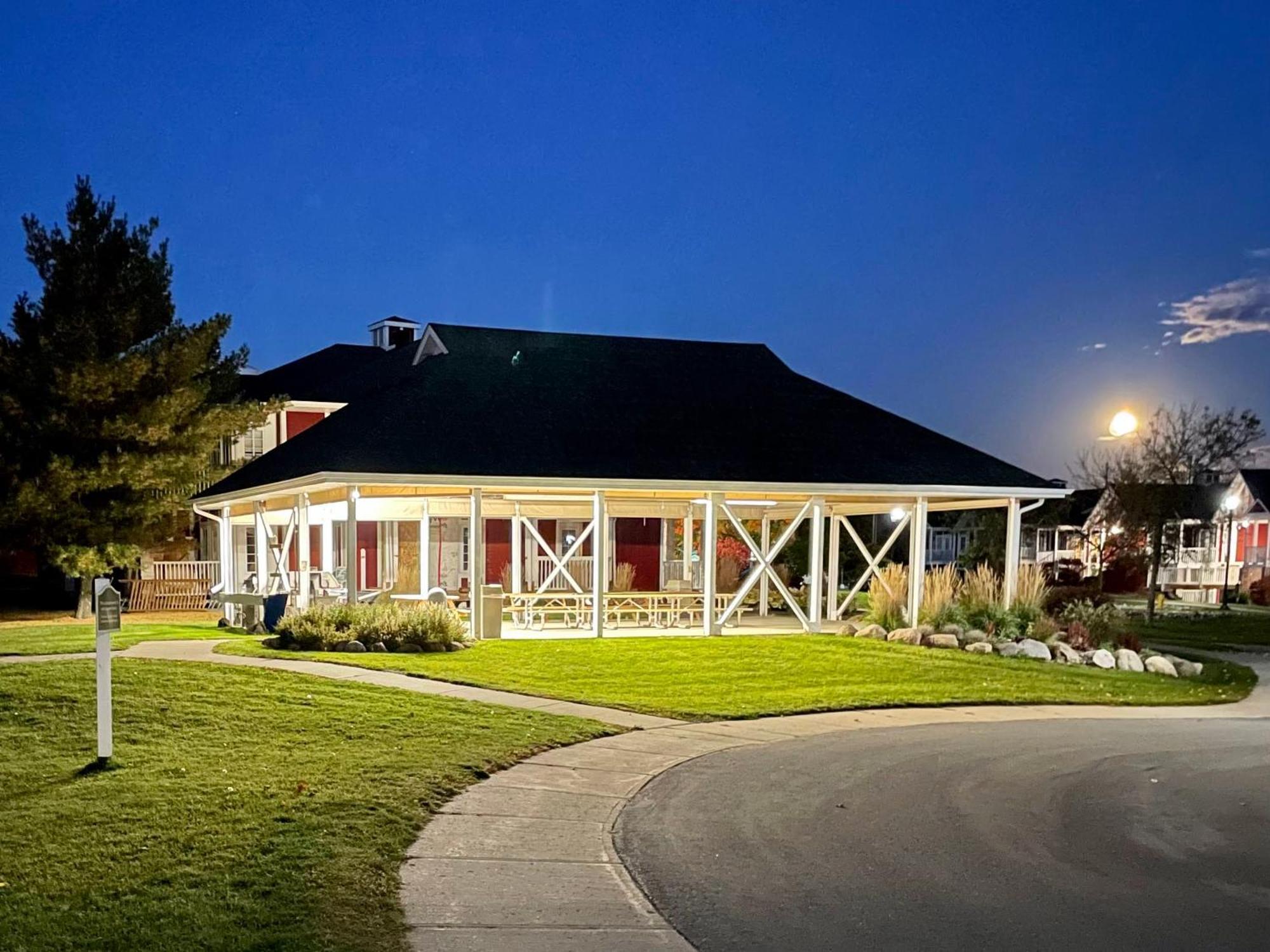 Hillside Haven: Carriage Club Resort Retreat Edgar Ngoại thất bức ảnh
